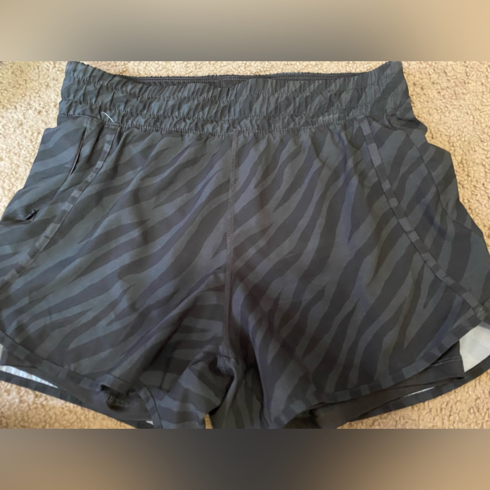 Medium black Avia shorts